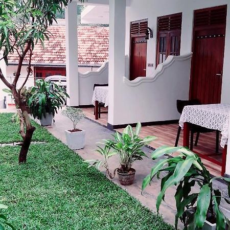 Ramesh Guesthouse Mirissa Dış mekan fotoğraf