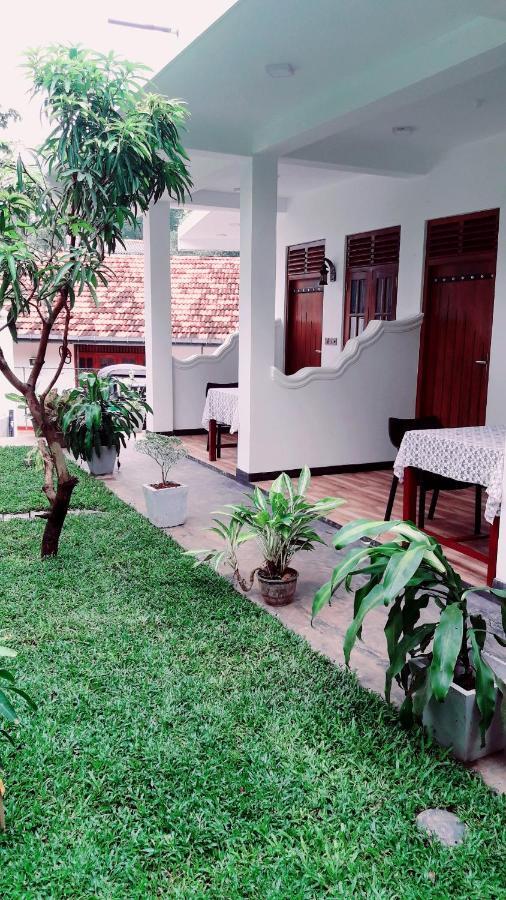 Ramesh Guesthouse Mirissa Dış mekan fotoğraf